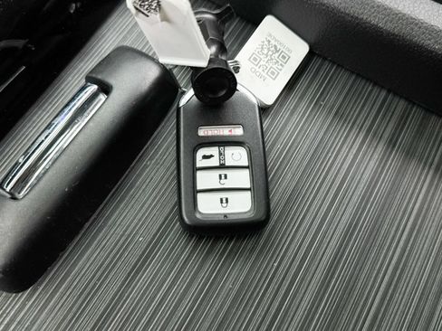 Used 2018 Honda Pilot Elite image 39