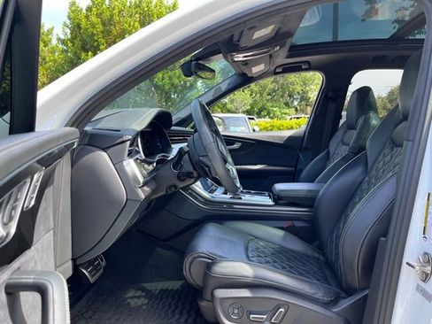 Used 2023 Audi SQ7 Prestige AWD/4WD image 8