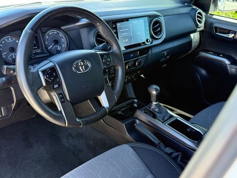 Used 2023 Toyota Tacoma TRD Off-Road w/ Technology Package AWD/4WD image 10