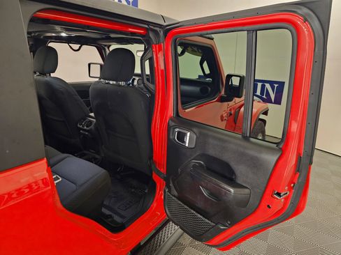 Used 2021 Jeep Gladiator Sport AWD/4WD image 22