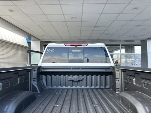 Used 2024 Chevrolet Silverado 2500 LT AWD/4WD image 30