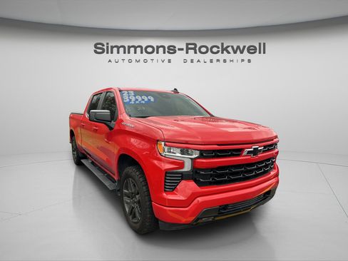 Used 2023 Chevrolet Silverado 1500 RST image 2