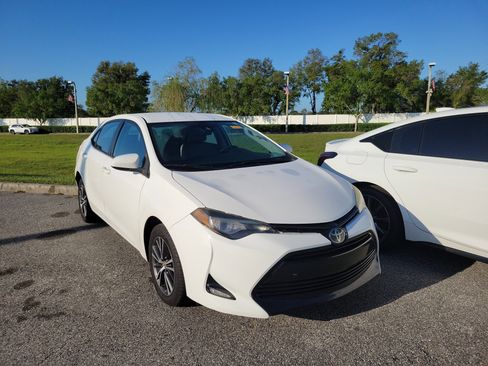 Used 2017 Toyota Corolla LE image 30