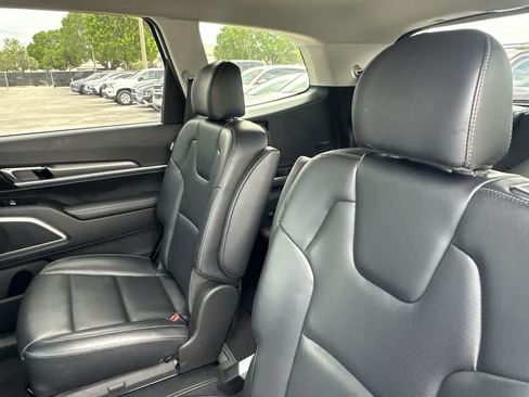 Used 2024 Kia Telluride S FWD image 15