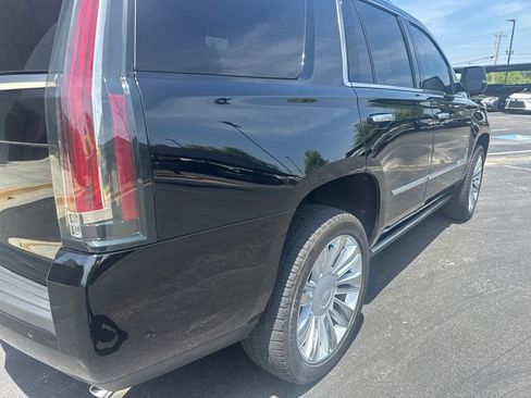 Used 2019 Cadillac Escalade Platinum AWD/4WD image 4