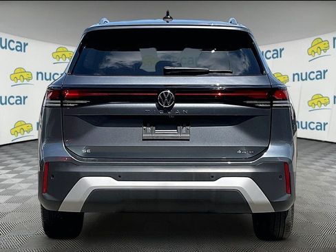 Used 2025 Volkswagen Tiguan SE AWD/4WD image 5