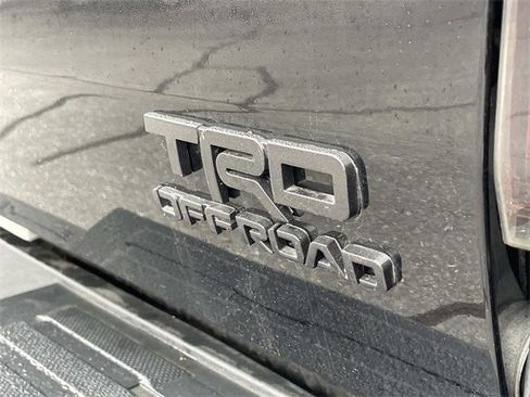 Used 2025 Toyota Tacoma TRD Off-Road image 9