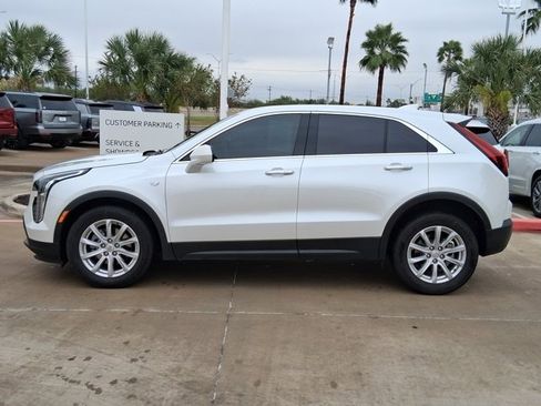 Used 2023 Cadillac XT4 Luxury image 3