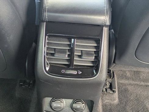 Used 2017 Kia Cadenza Technology image 18