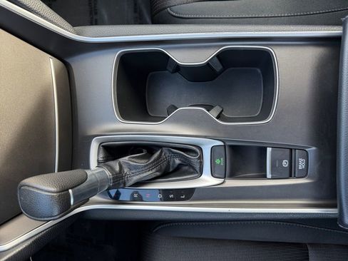 Used 2018 Honda Accord EX image 18