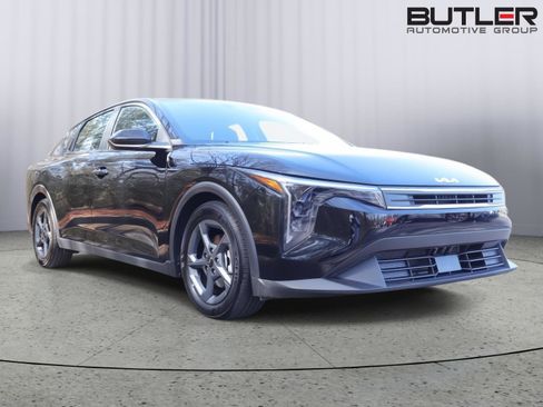 Used 2025 Kia K4 LXS image 9