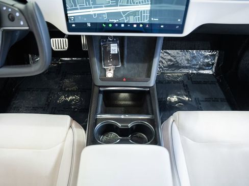 Used 2022 Tesla Model S Plaid image 23