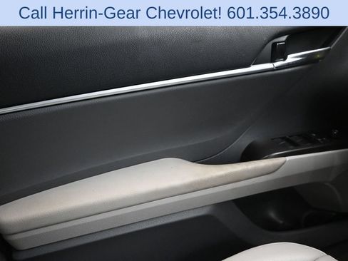 Used 2023 Toyota Camry SE w/ Convenience Package FWD image 18