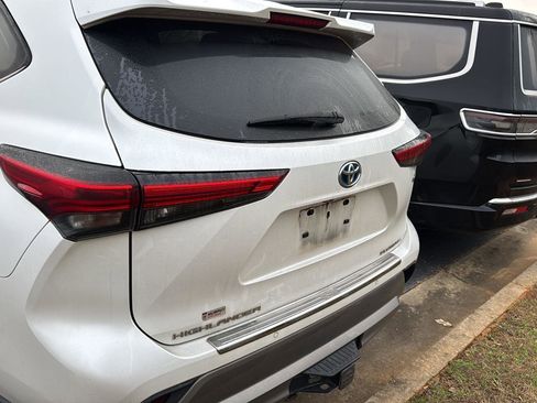 Used 2022 Toyota Highlander Platinum image 8