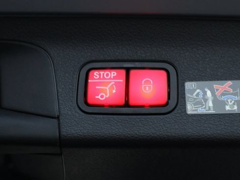 Used 2025 Mercedes-Benz GLS 450 4MATIC image 19