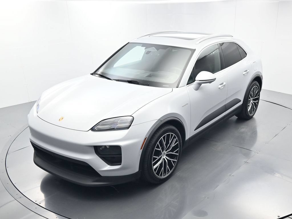 Certified 2026 Porsche Macan Electric RWD image 34