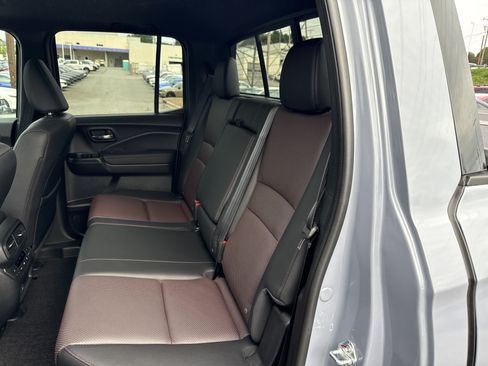 Certified 2025 Honda Ridgeline Black Edition image 32
