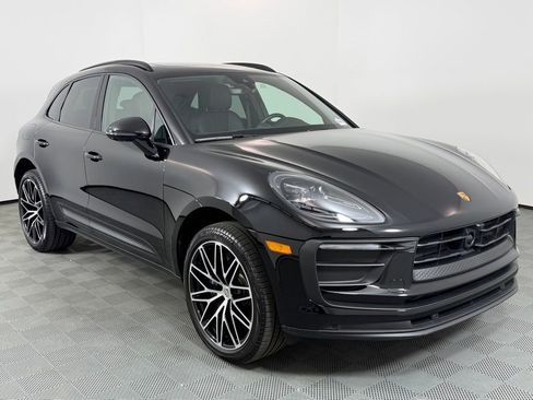 Certified 2026 Porsche Macan image 9
