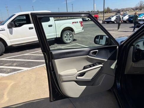 Used 2025 Kia Soul EX image 10