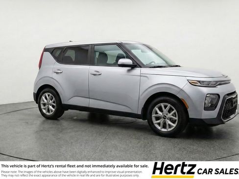Used 2025 Kia Soul LX w/ LX Technology Package FWD image 1
