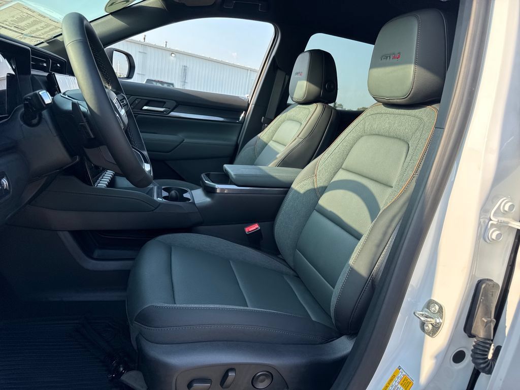 New 2027 GMC Terrain AT4 w/ Convenience Package III AWD/4WD image 14