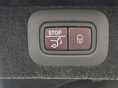 Used 2024 Aston Martin DBX 707 image 22