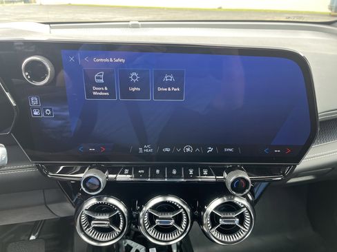 Used 2025 Chevrolet Blazer EV AWD Police image 24