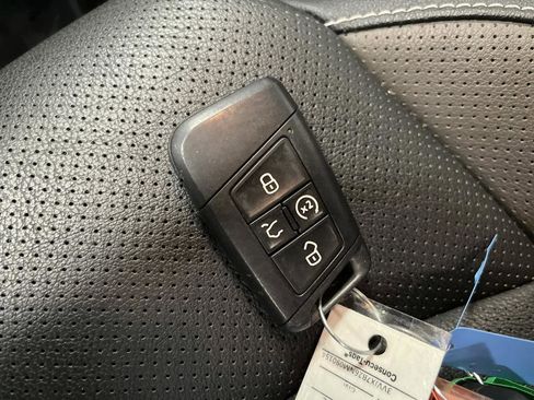 Used 2022 Volkswagen Taos SEL image 25