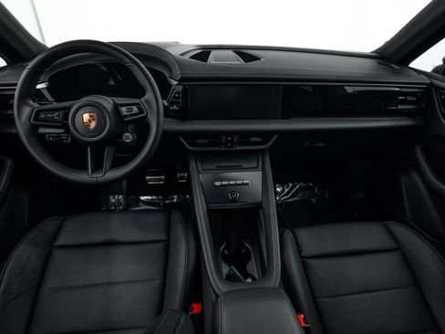 Certified 2025 Porsche Macan 4S Electric AWD/4WD image 12
