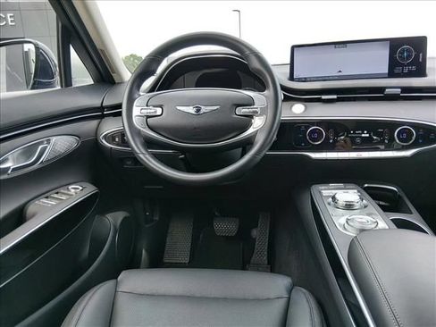 Used 2025 Genesis GV70 2.5T AWD/4WD image 10
