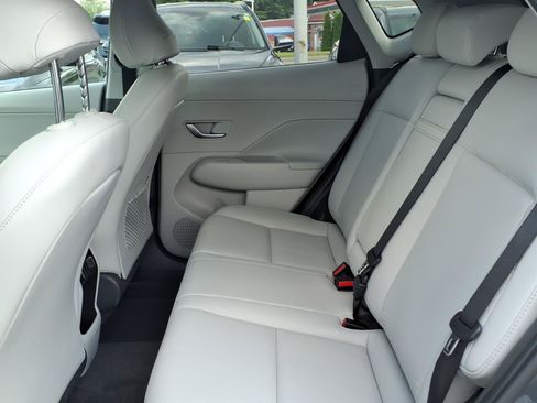 Certified 2024 Hyundai Kona Limited AWD/4WD image 17