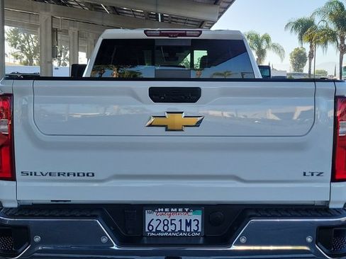 Certified 2022 Chevrolet Silverado 2500 LTZ w/ LTZ Premium Package AWD/4WD image 27