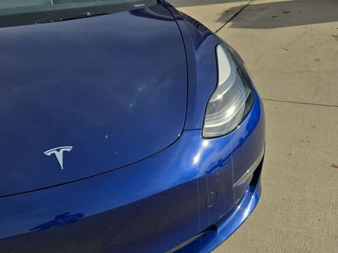 Used 2023 Tesla Model 3 Standard Range image 10