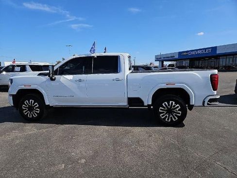 Used 2025 GMC Sierra 3500 Denali Ultimate image 3