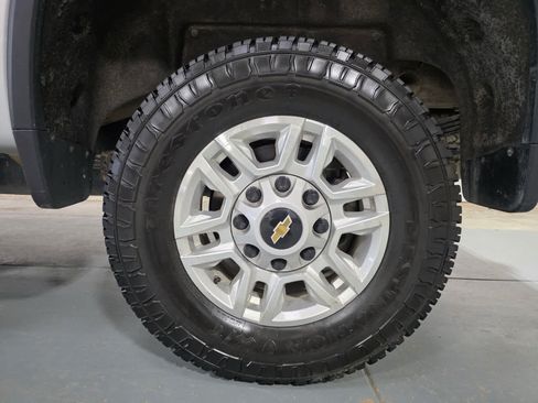 Used 2022 Chevrolet Silverado 2500 LT w/ Convenience Package AWD/4WD image 10