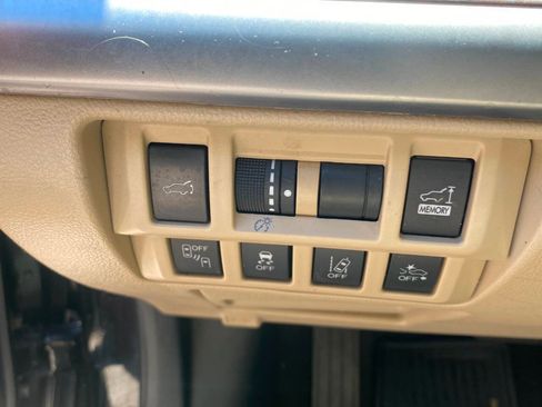 Used 2019 Subaru Outback 2.5i Limited AWD/4WD image 18