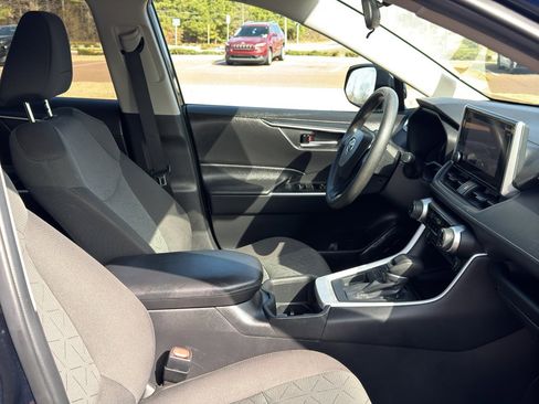 Used 2024 Toyota RAV4 XLE image 27