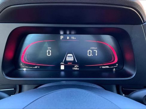 Used 2025 Hyundai Elantra Sport image 25