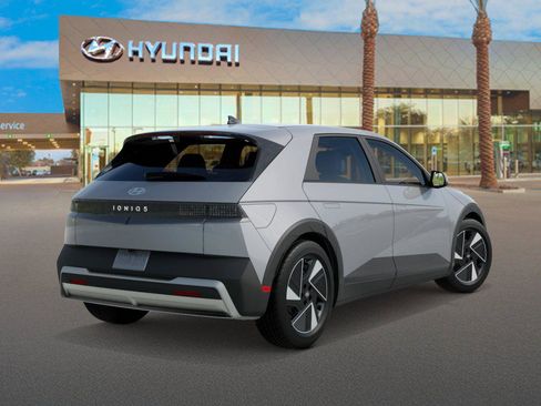 New 2026 Hyundai Ioniq 5 SEL image 4