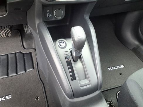 New 2025 Nissan Kicks Play S image 7