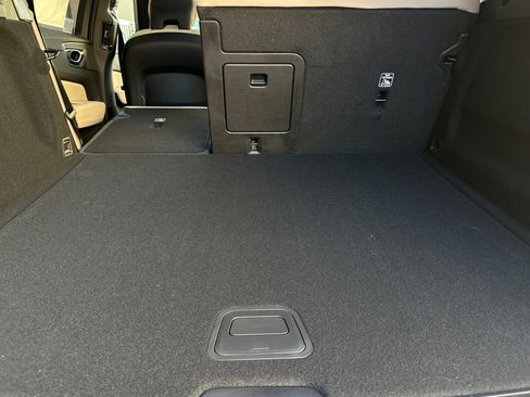 New 2026 Volvo XC60 B5 Plus w/ Protection Package Premier AWD/4WD image 16