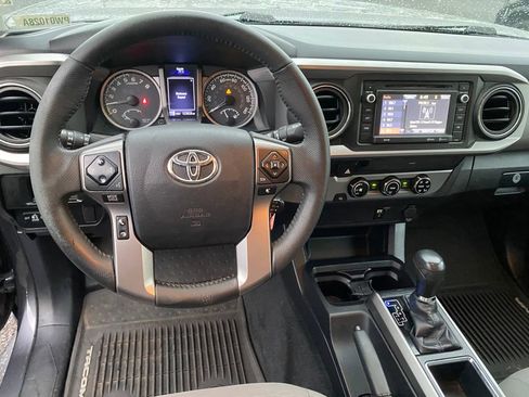 Used 2016 Toyota Tacoma SR5 image 13