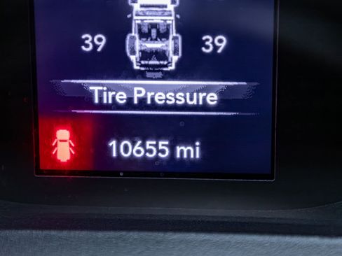 Used 2024 Jeep Wrangler Willys image 18