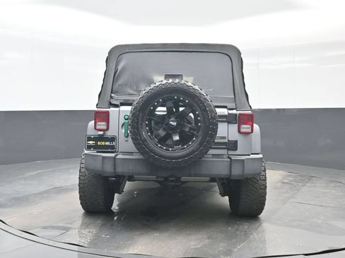 Used 2018 Jeep Wrangler Unlimited Sport S AWD/4WD image 5