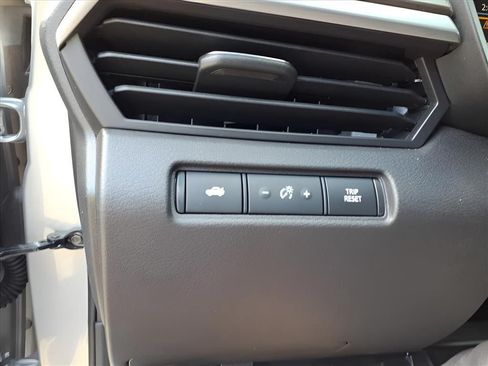 Used 2024 Nissan Altima 2.5 SV FWD image 17
