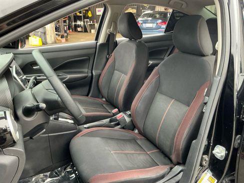 Used 2020 Nissan Versa SR w/ Convenience Package image 17