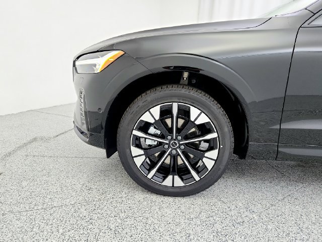 New 2026 Volvo XC60 B5 Plus w/ Protection Package Premier AWD/4WD image 26