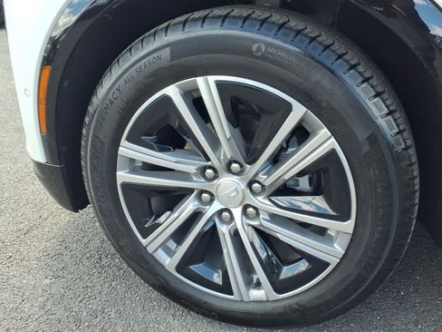 Certified 2024 Cadillac Lyriq Luxury w/ LPO, Floor Liner Package AWD/4WD image 9
