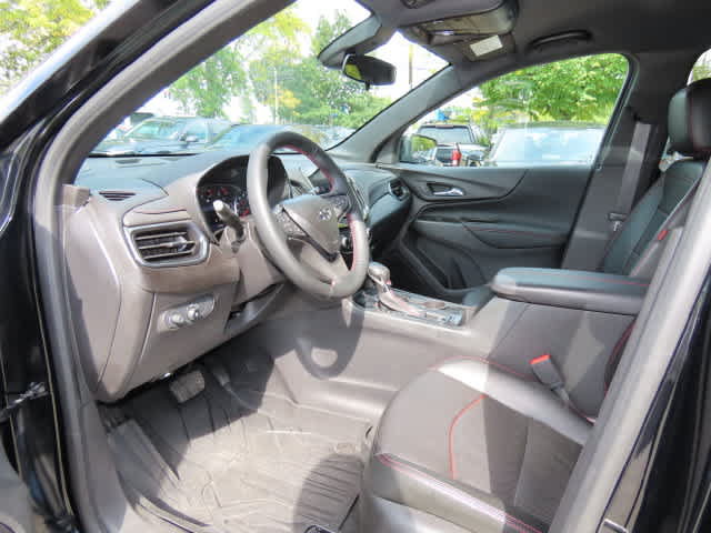 Used 2023 Chevrolet Equinox RS w/ RS Leather Package AWD/4WD image 2