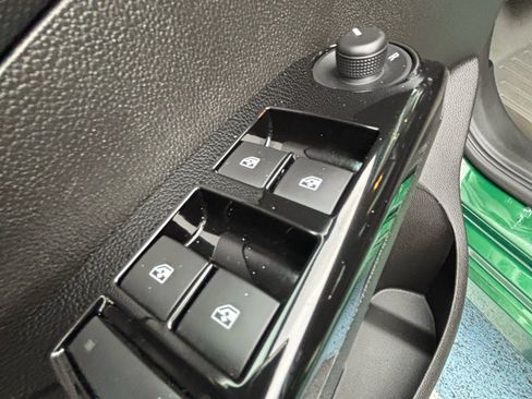 Used 2018 Chevrolet Sonic LT w/ Convenience Package image 10